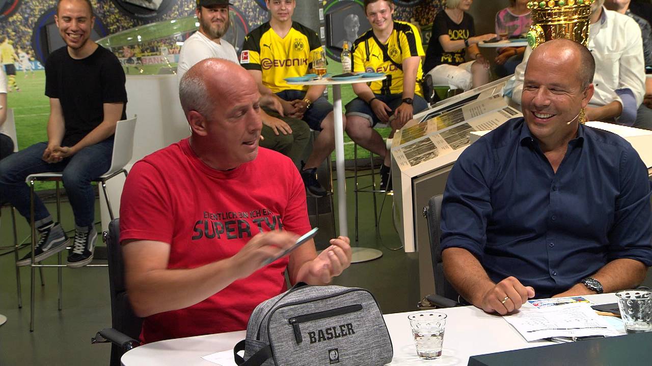 Fantalk: Mario Basler sorgt mit Kulturbeutel für Lacher