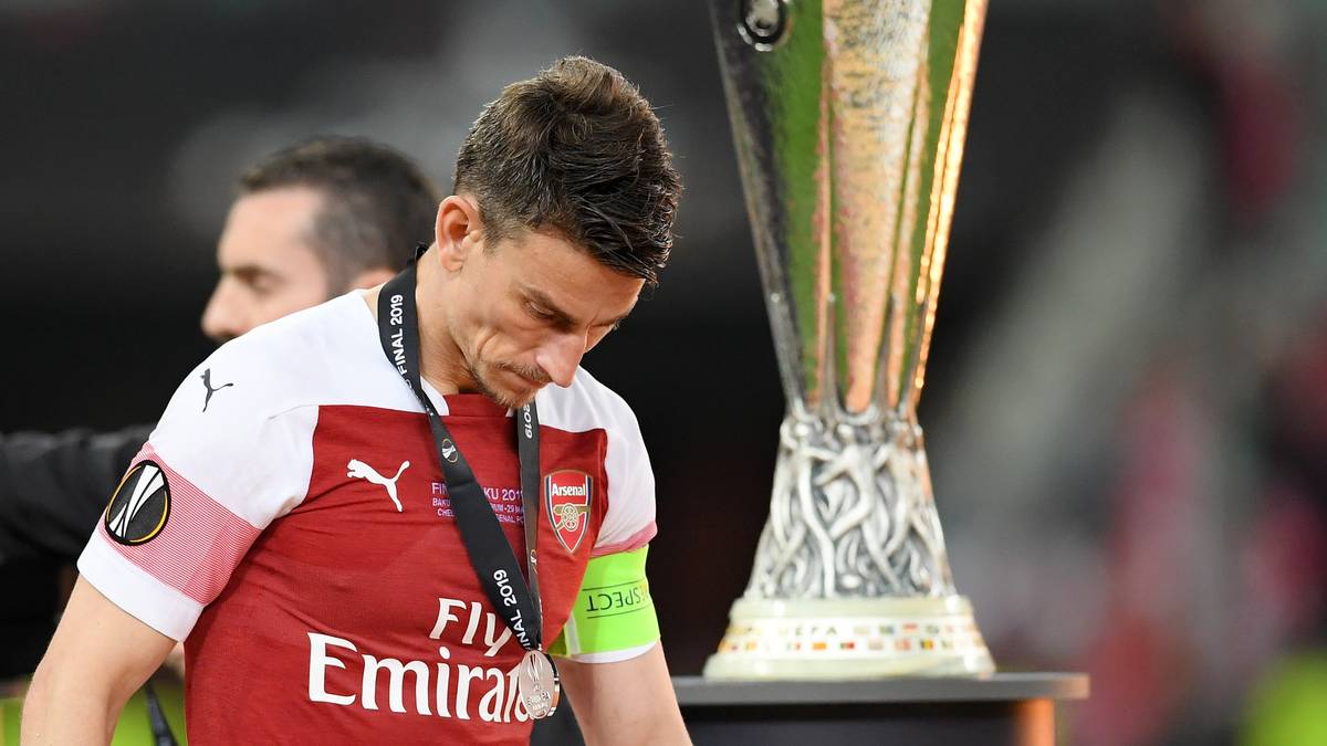 LAURENT KOSCIELNY: Der Franzose führte das Team als Kapitän im Euro League Finale aufs Feld und absolvierte in der zurückliegenden Saison 31 Pflichtspiele für Arsenal. Seit nunmehr neun Jahren trägt der 33-Jährige das Gunners-Trikot