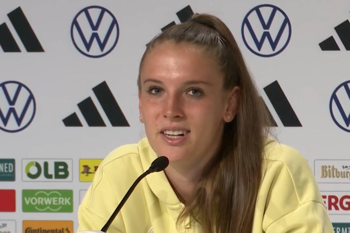 Ersatz-Torhüterin Ena Mahmutovic spricht über die Weltklasse-Parade von DFB-Keeperin Ann-Kathrin Berger im Spiel gegen Frankreich.