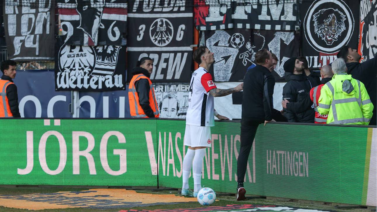 Eintracht-Fans verzögern Anpfiff
