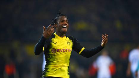 BVB-Neuzugang Michy Batshuayi feiert sein Tor gegen Bergamo