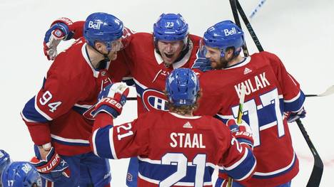 Die Montreal Canadiens feiern ihren Sieg gegen die Winnipeg Jets