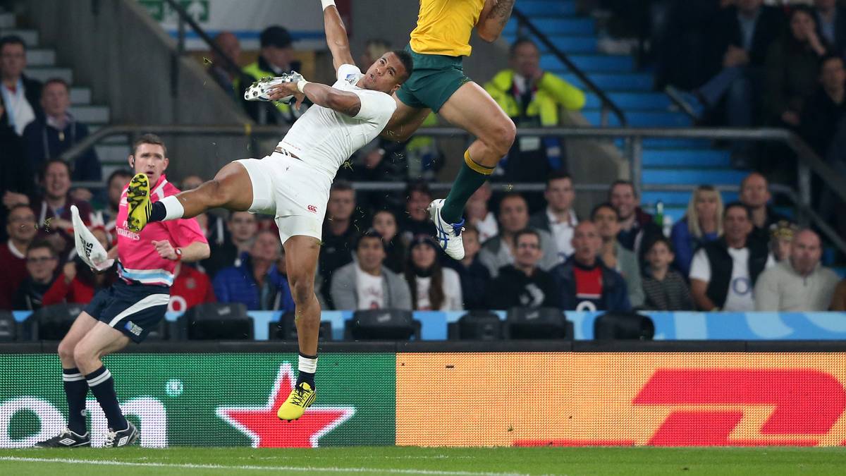 Doch Australien startet besser in die Partie und hat nicht nur in Luftkämpfen die Nase vorn