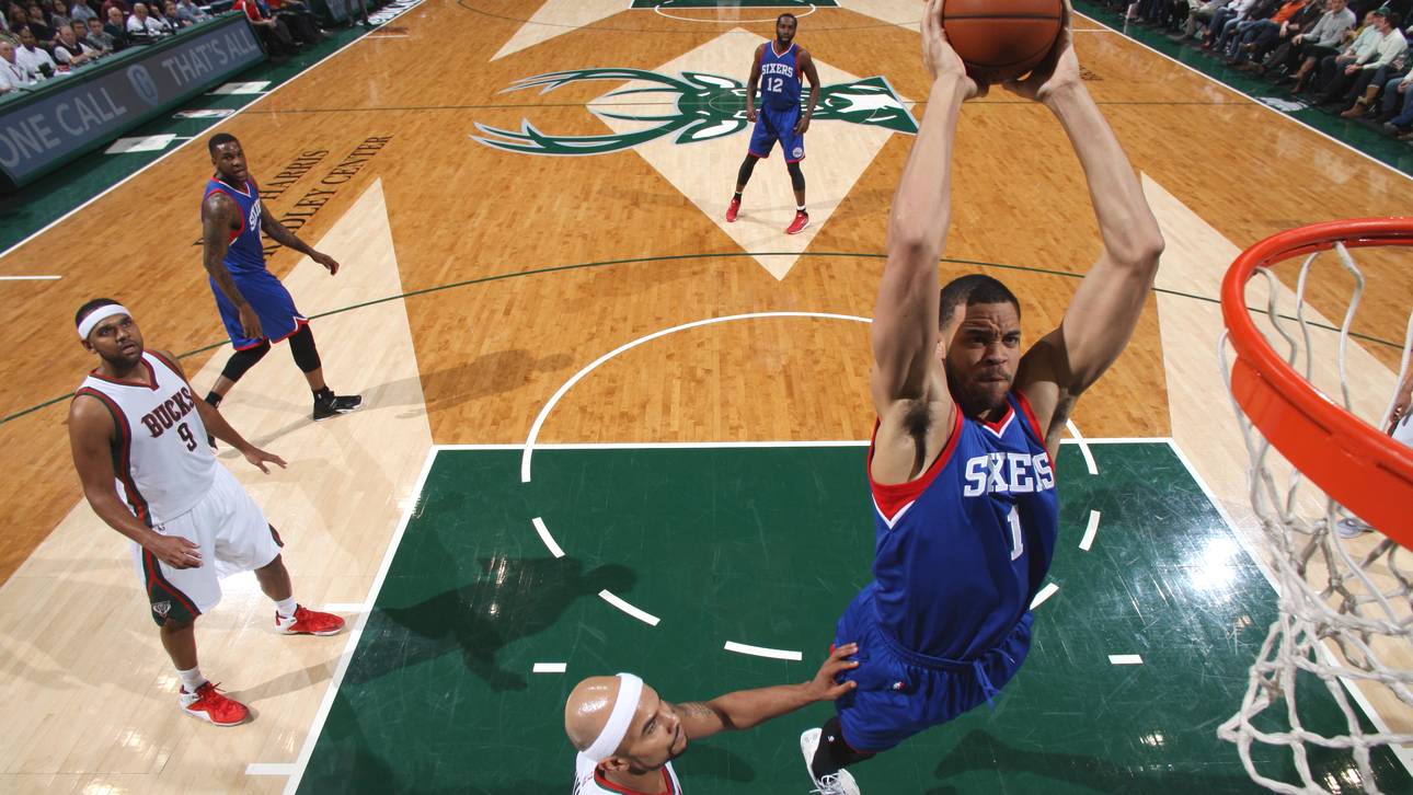 Philadelphia 76ers v Milwaukee Bucks