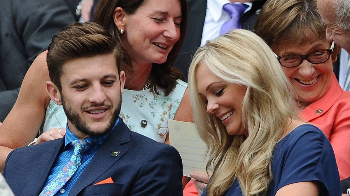 ...oder sie macht es wie Emily Jubb, die mit ihrem Freund Adam Lallana die verlorene Zeit dann gemeinsam auf anderen Sportveranstaltungen verbringt