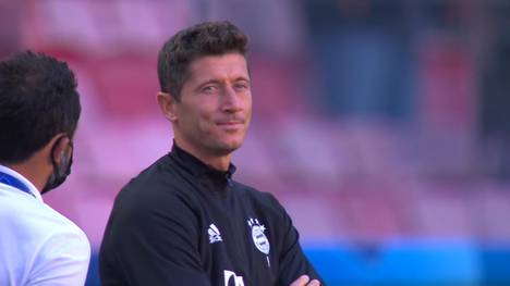 Ballon d'Or und "The Best" fallen aus, hieß es bisher. Doch jetzt wird wohl doch eine Weltfußballer-Wahl stattfinden. Robert Lewandowski gilt als Topfavorit.