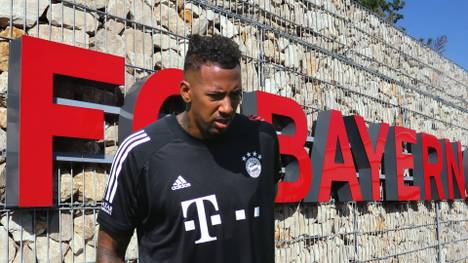 Jerome Boateng trainierte am Sonntag beim Ersatzspieler-Training der Bayern mit. Fans äußern sportliche und moralische Bedenken.