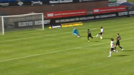 Verl feiert den ersten Heimsieg der Saison und schlägt Viktoria Köln mit 3:1. Akono macht mit einem Doppelpack den Unterschied für Verl.