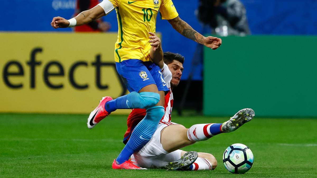 TOPF 1 - BRASILIEN (2): Als erstes Team neben dem Gastgeber löst Rekord-Weltmeister Brasilien das Ticket für Russland. Ein 3:0-Sieg gegen Paraguay im März bringt der Selecao um Superstar Neymar die sichere Qualifikation