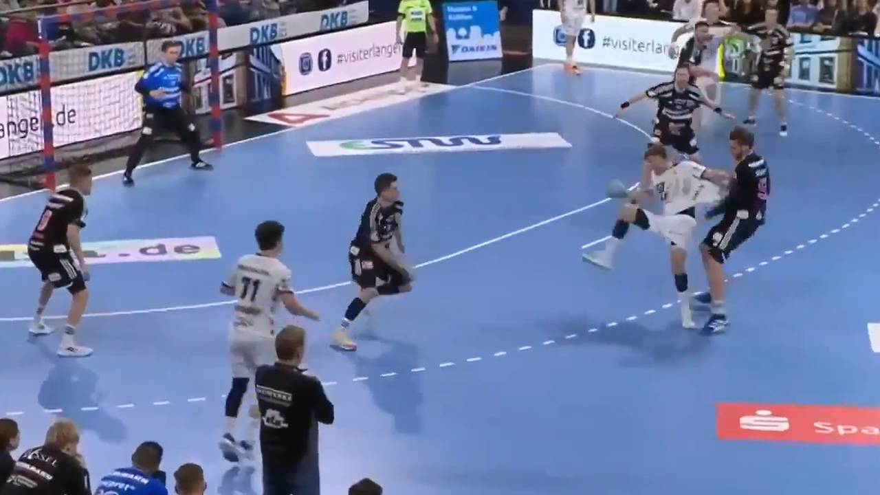 Mit Sieg gegen Erlangen! THW Kiel macht goldenen Oktober perfekt | HBL