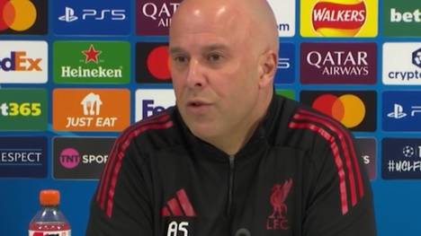 Liverpools Coach Arne Slot widerspricht Jamie Carraghers Vorwurf, die Reds bestünden nur aus Einzelspielern. Der Niederländer lobt den Einsatz seines Teams trotz zahlreicher Rückschläge in dieser Saison.