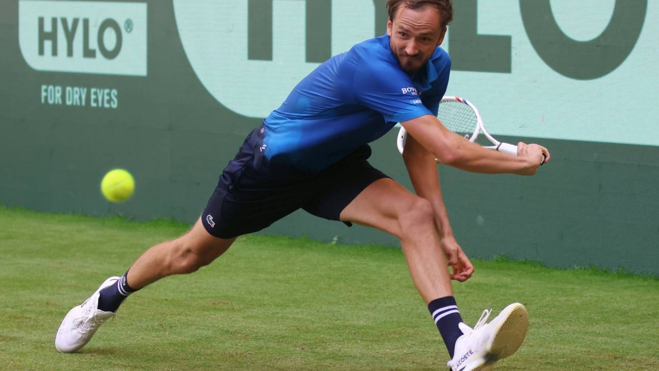 Halle: Medvedev erster Halbfinalist