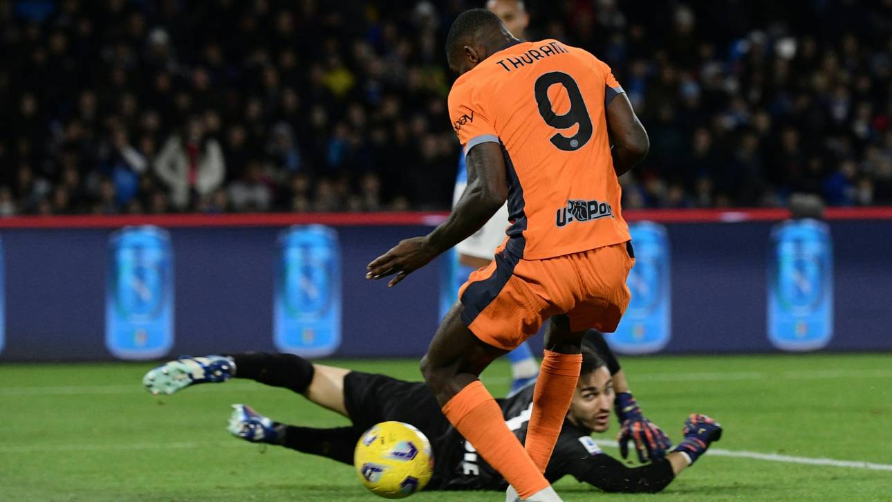 Inter schockiert Neapel: Sommer und Thuram gefeiert