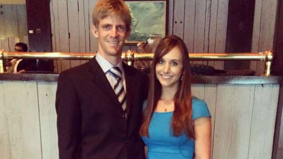 KEVIN ANDERSON: Im November 2011 heiratet Kevin Anderson seine langjährige Freundin Kelsey O'Neal. Die beiden kennen sich aus ihrer Studienzeit an der Universität Illinois