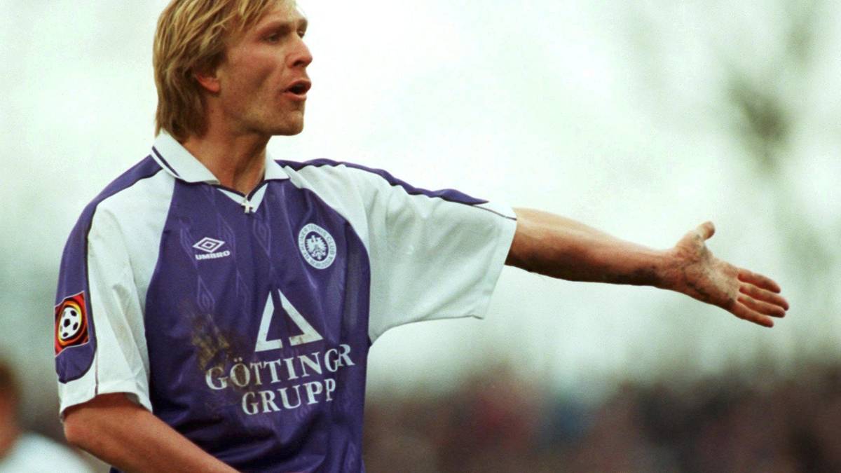 Zu seinen Beweggründen, in den Dschungel zu gehen, meinte er: "Ich bin neugierig und abenteuerlustig. Ich mache es nicht nur wegen der Kohle." Am Ende verließ er das Camp an Tag 10 jedoch freiwillig