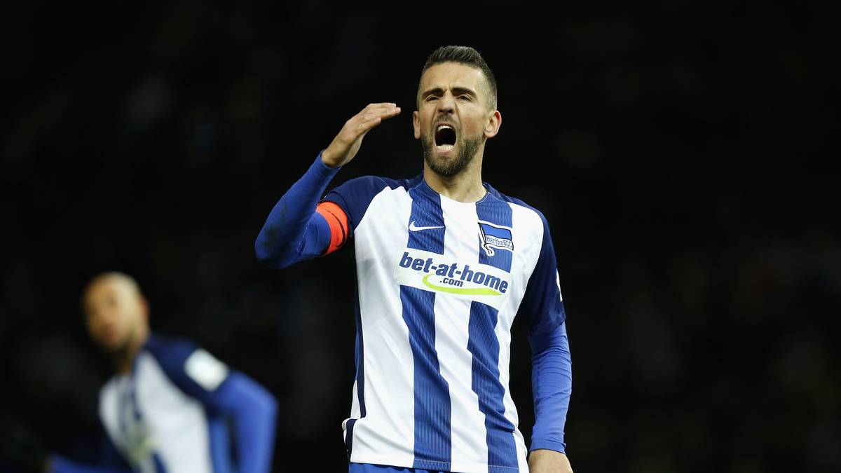 PLATZ 7 - VEDAD IBISEVIC: Vedad Ibisevic erlebt gegen Mainz eine kleine Achterbahnfahrt der Gefühle. Per Doppelpack schießt er die Hertha zum Sieg, allerdings fliegt der Stürmer auch vom Platz. Doch sein positiver Beitrag überwiegt. Leistungsindex: 2,0