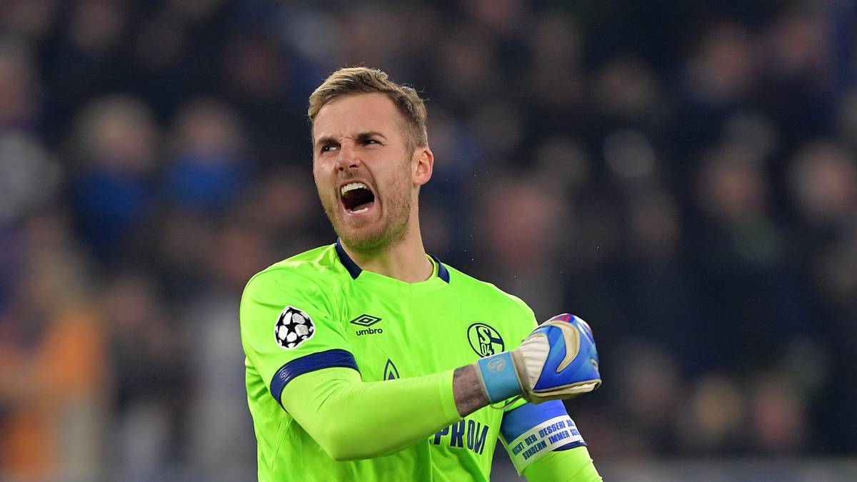 RALF FÄHRMANN: Erhielt den Vorzug vor Alex Nübel. Überwiegend sicherer Rückhalt, hielt viele Bälle. Der frühe Rückstand ging aber auf seine Kappe. Hätte den Ball in der Situation weit wegschlagen müssen, brachte Sane unnötig in Bedrängnis. Sah auch beim letzten Gegentor nicht so gut aus. SPORT1-Note: 4,5