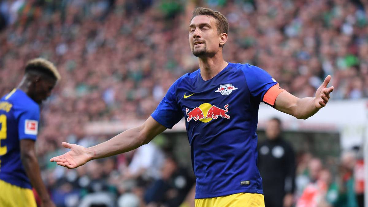 RB LEIPZIG: Der Kader der Bullen steht, dazu hat mit Timo Werner ein Leistungsträger seinen Vertrag verlängert. Stefan Illsanker (Bild) gilt als Kandidat für einen Abgang, es ranken sich Gerüchte um ein Interesse von Hannover 96 