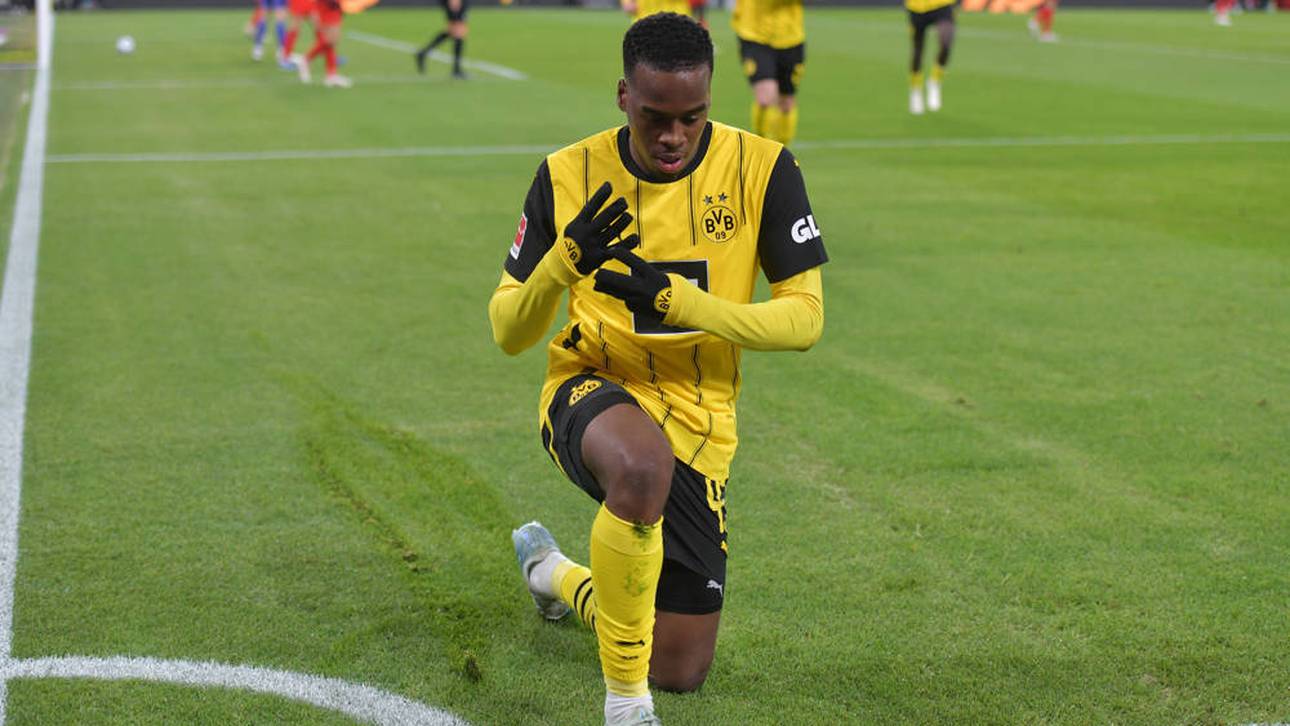 Jamie Gittens bejubelt seinen Treffer zum 1:0