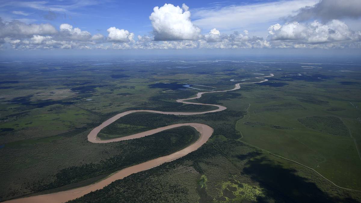 Die 39. Rallye Dakar führt in diesem Jahr durch Paraguay, Bolivien und Argentinien. Dabei müssen die Fahrer mehr als 8000 Kilometer mit ihren Gefährten hinter sich bringen. Das Ziel erreichen sie am 14. Januar in Buenos Aires. SPORT1 zeigt die besten Bilder