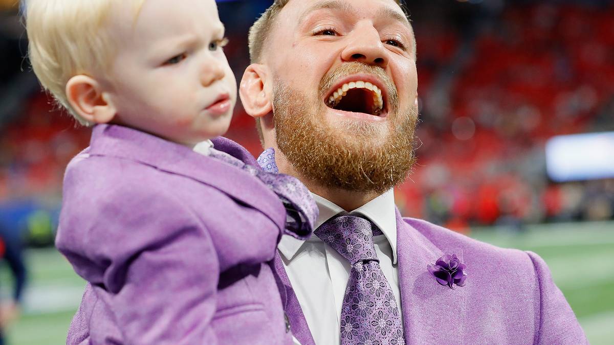 Auch UFC-Superstar Conor McGregor ist da - mit seinem Sohnemann