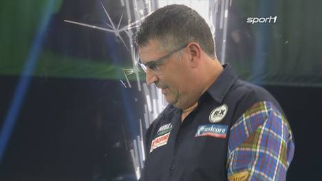 Beim Restart der Darts Premier League bezwingt der Schotte den "Bully Boy" souverän mit 7:3. Auch sein Average kann sich sehen lassen. 