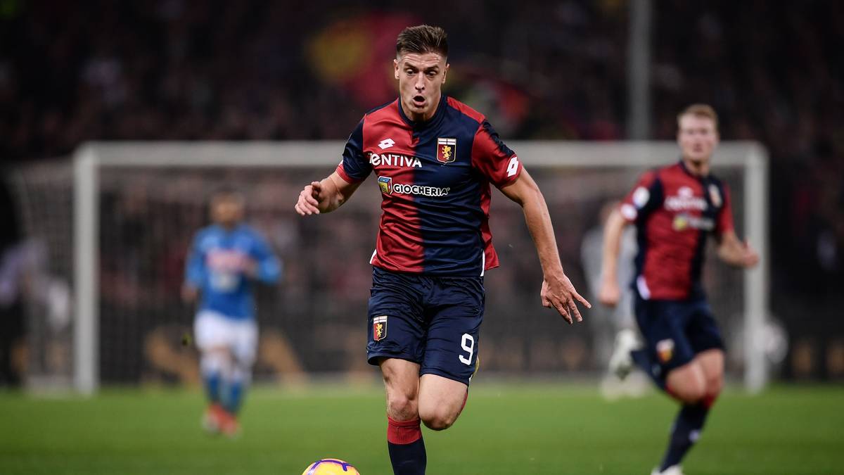 KRZYSZTOF PIATEK (CFC Genua): Der Pole, im Sommer von KS Cracovia gekommen, legte in Genua einen Raketenstart aufs Parkett. In seinen ersten acht Pflichtspielen traf der Stürmer sage und schreibe 13 Mal - inzwischen steht er in der Liga bei 13 Toren in 19 Partien