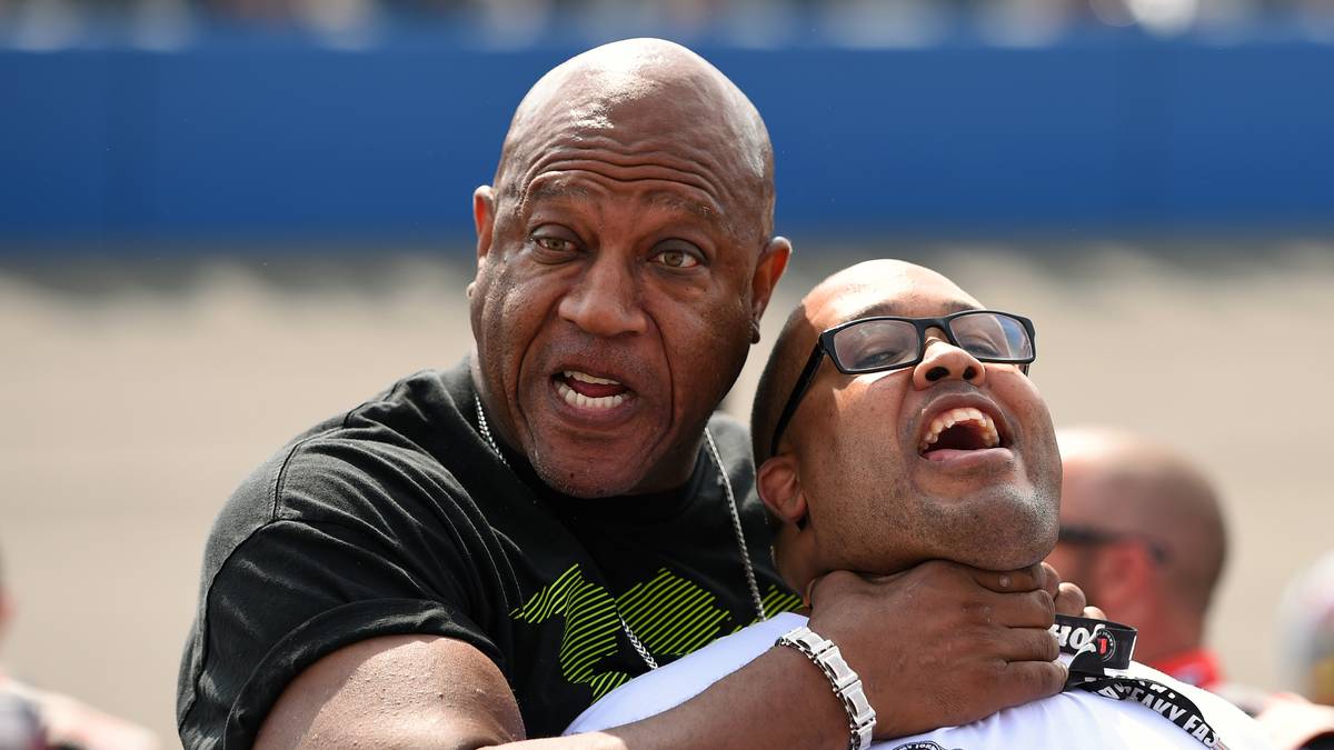 Auch eine besondere Geschichte: Muskelpaket Thomas "Tiny" Lister wurde 1989 als Gegenspieler "Zeus" in Hulk Hogans Filmdebüt "Der Hammer" ("No Holds Barred") inszeniert - und wurde dann auch von der damaligen WWF als Hogan-Gegner für ein Match in dieser Rolle engagiert