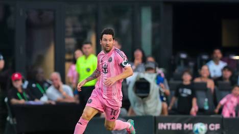 Die Klub-Weltmeisterschaft in den USA steht vor der Tür und mittendrinnen befindet sich Lionel Messi mit Inter Miami. Wir werfen einen Blick auf die Karriere des Argentiniers.