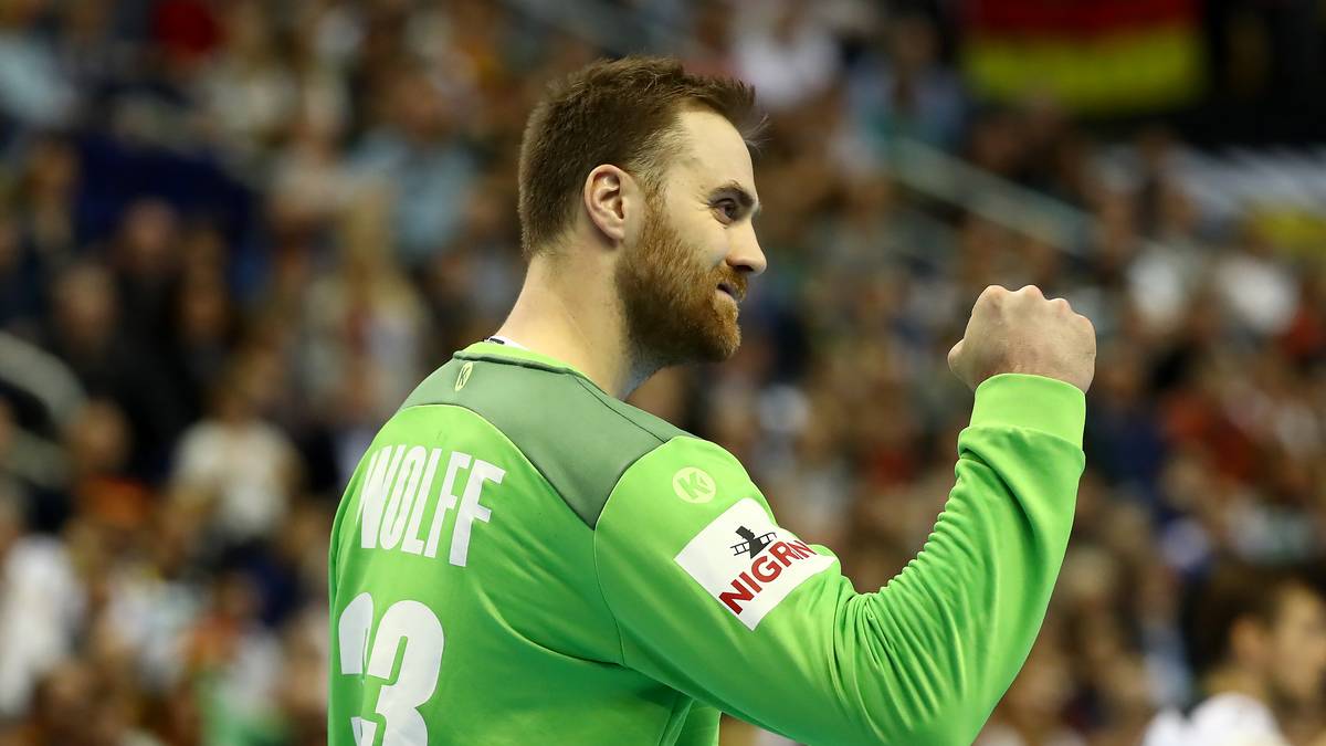 TOR - Andreas Wolff (THW Kiel): Debütierte 2013 im DHB-Trikot und trug drei Jahre später mit teilweise Weltklasse-Leistungen zum EM-Titel bei. Spätestens seitdem ist der 27-Jährige unumstrittener Leistungsträger im Team von Christian Prokop