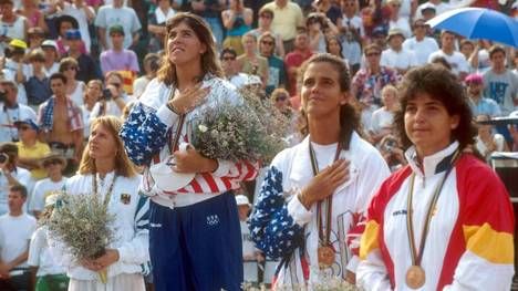 Jennifer Capriati (2.v.l.) gewann 1992 bei Olympia in Barcelona Gold
