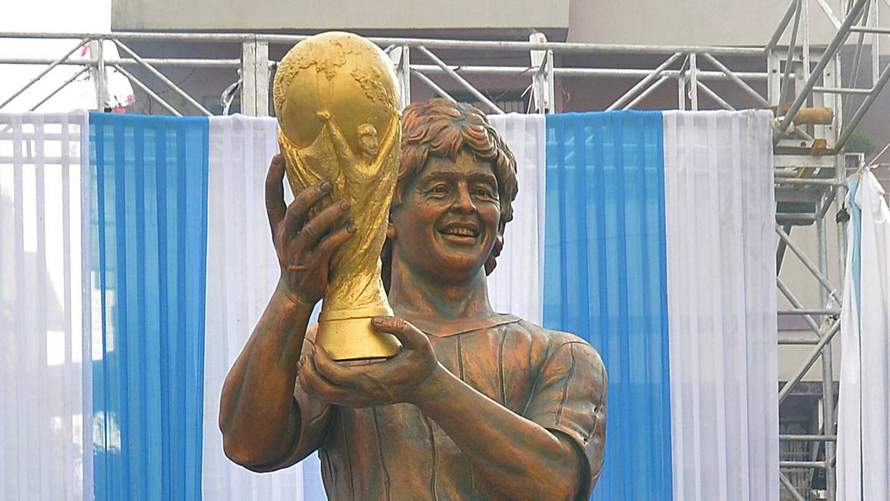 Maradonas Statue sorgt für Lacher