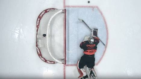 Fast verschläft Cody Brenner eine eigentlich harmlose Aktion der Pinguins. Am Ende gewinnen die Löwen Frankfurt 4:1 und sichern sich den vorzeitigen Klassenerhalt. 