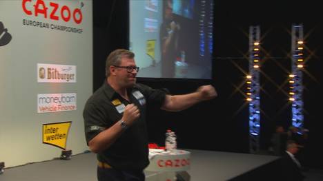 James Wade ist in die zweite Runde der European Championship eingezogen. In einem engen Match gegen Adam Smith-Neale behält "The Machine" im Entscheidungs-Leg die Nerven.