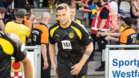 Borussia Dortmund bereitet sich auf die kommende Spielzeit vor. Mit dabei ist auch Verteidiger Niklas Süle, der sich jüngst wieder Vorwürfen ausgesetzt sah, er sei nicht fit genug.  