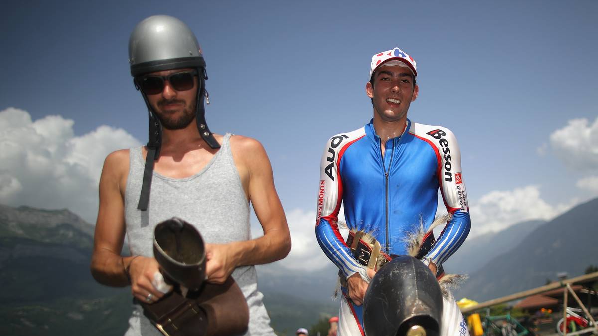 Auch ein echter Hingucker: Einige Fans präsentieren freudig ihre Glocken