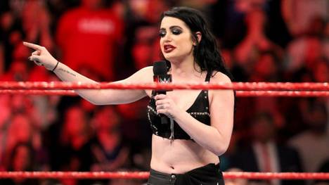 Nach WWE Money in the Bank wurde ein Fan gegen Paige handgreiflich