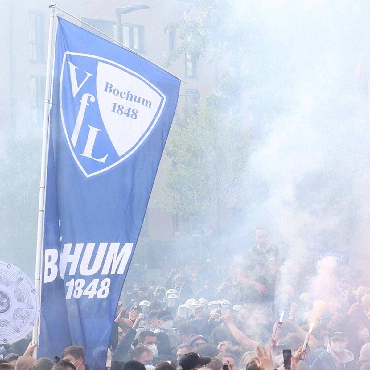 Bundesligist VfL Bochum ist vom Sportgericht des Deutschen Fußball-Bundes (DFB) zu einer Geldstrafe in Höhe von 45.000 Euro verurteilt worden.