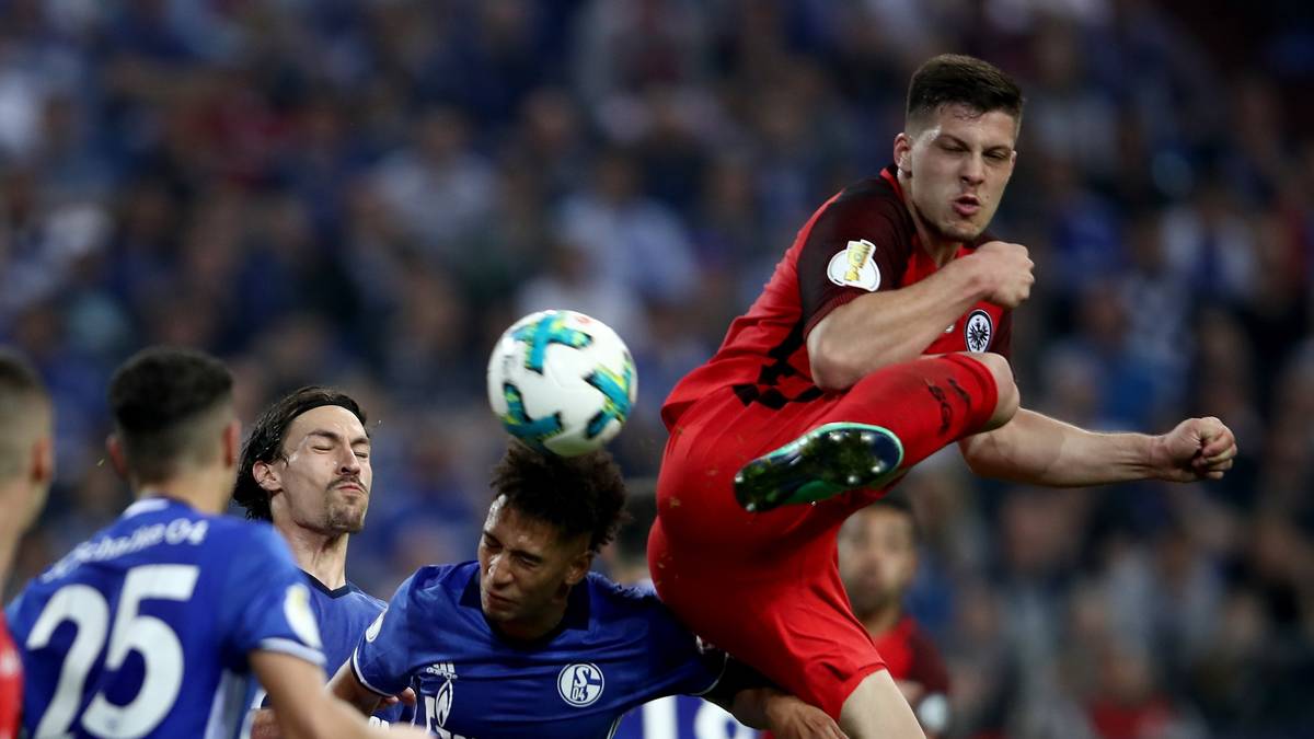 Auch im zweiten Durchgang sind große Torchancen lange Mangelware. In der 75. Minute bricht Luka Jovic den Bann. Der Frankfurter Goalgetter trifft nach einer Ecke sehenswert per Hacke