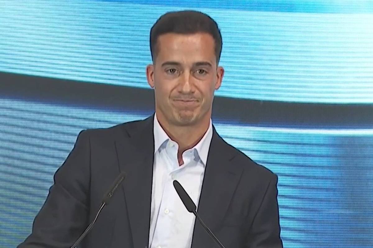 Lucas Vazquez verlässt Real Madrid. Der Spanier war seit 2007 in der Jugend des Vereins und bis auf eine Leih-Saison bei Espanyol Barcelona durchgehend Teil der Madrilenen. Dabei ist es für den Fan-Liebling kein endgültiger Abschied.