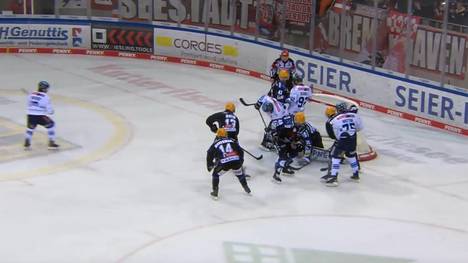 Die Highlights der Partie Pinguins Bremerhaven - ERC Ingolstadt aus der DEL im Video.