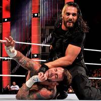 Der frühere WWE-Champion Seth Rollins äußert sich giftig zu den Comeback-Spekulationen um den bei AEW im Streit geschiedenen CM Punk - realer Groll oder Schaugefecht?