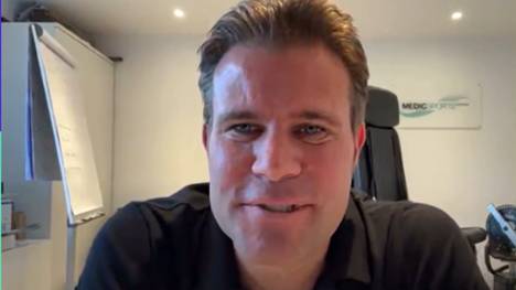 Bei SPORT1 verrät Weltschiedsrichter Felix Brych, dass er oft nach Spielen Liebesbriefe bekommen hat- 