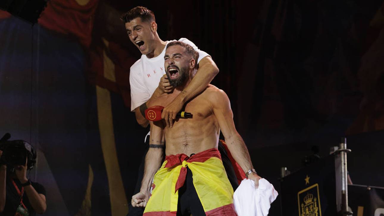 Spanien-Star mit bizarrem Auftritt