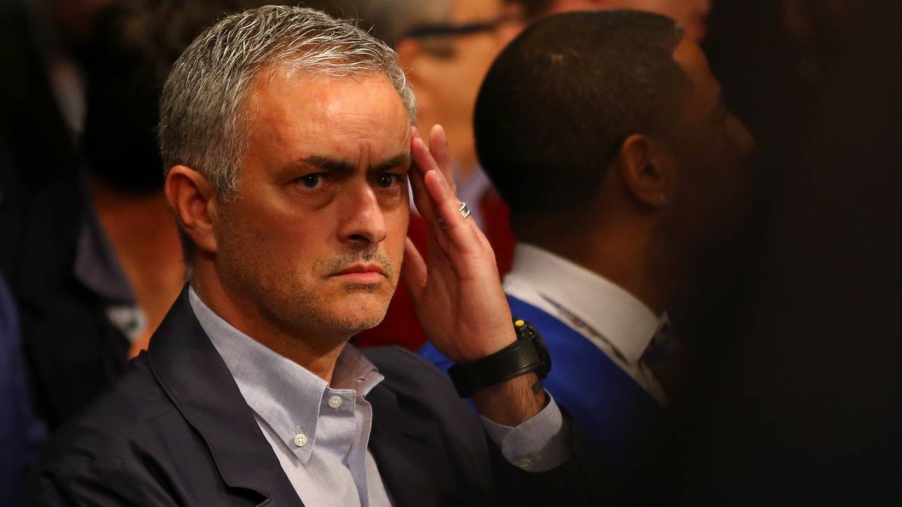 ManUnited lässt Mourinho zappeln