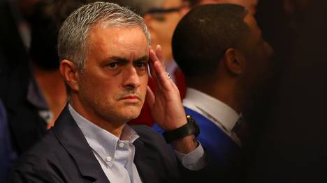 Jose Mourinho soll offenbar erst 2017 Louis van Gaal bei Manchester United beerben