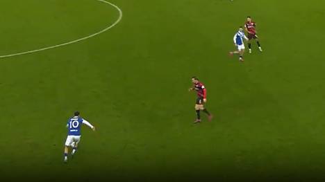 Der FC Energie Cottbus hat die vorzeitige Herbstmeisterschaft in der 3. Liga verpasst. Eine frühe Ampelkarte spielt dem SV Wehen Wiesbaden in die Karten.