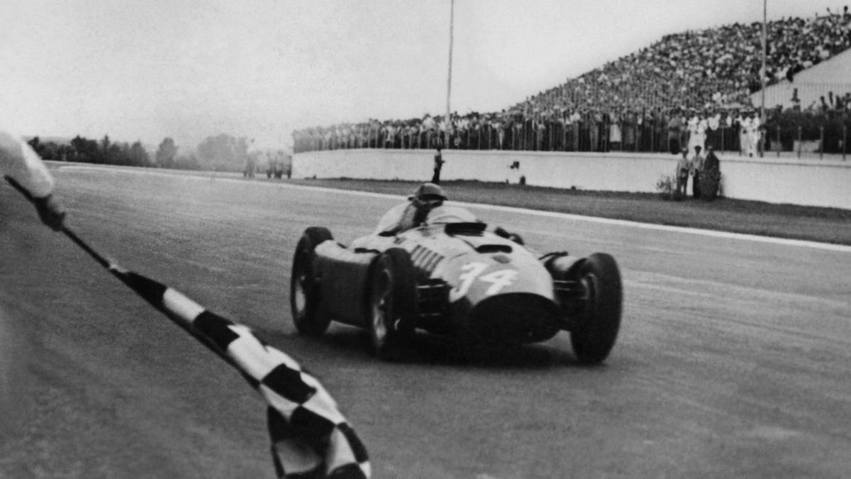 8. Juan Manuel Fangio (Argentinien): 29