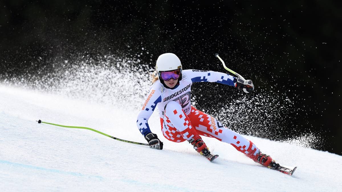 Ihre beste Weltcup-Platzierung im Super-G landet sie in Garmisch-Partenkirchen im Januar 2017 und fährt auf Platz 19