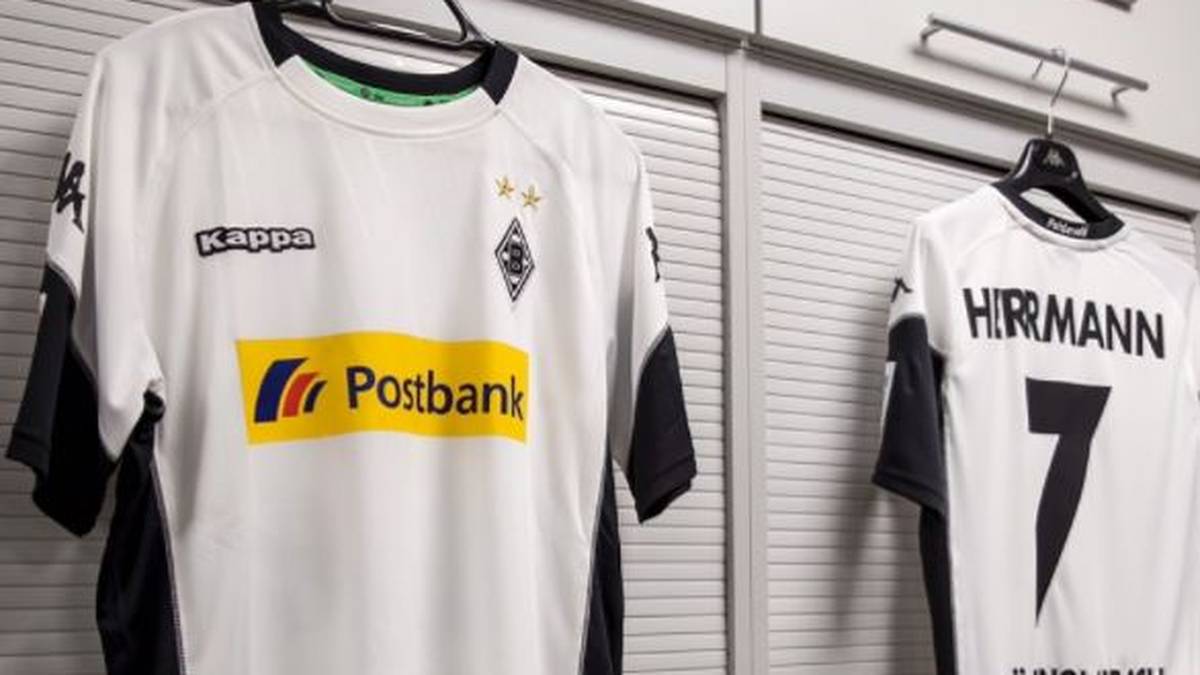 BORUSSIA MÖNCHENGLADBACH: Die Fohlenelf bevorzugt statt Querstreifen wie in der vergangenen Saison in Zukunft ein weißes Trikot mit schwarzen Balken an der Seite